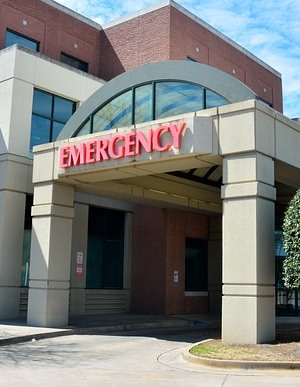Huntsville Alabama emergency room entrance